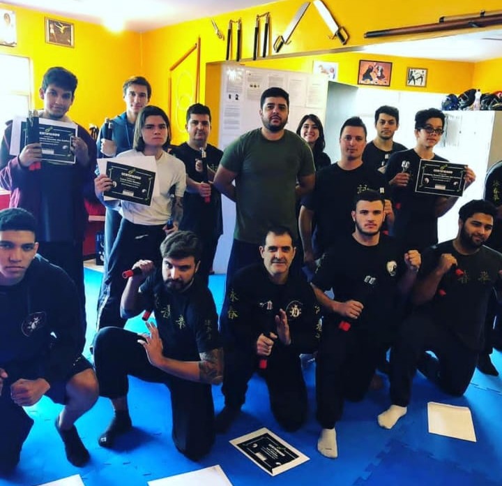Treino de Wing Chun - Mestre instruindo alunos